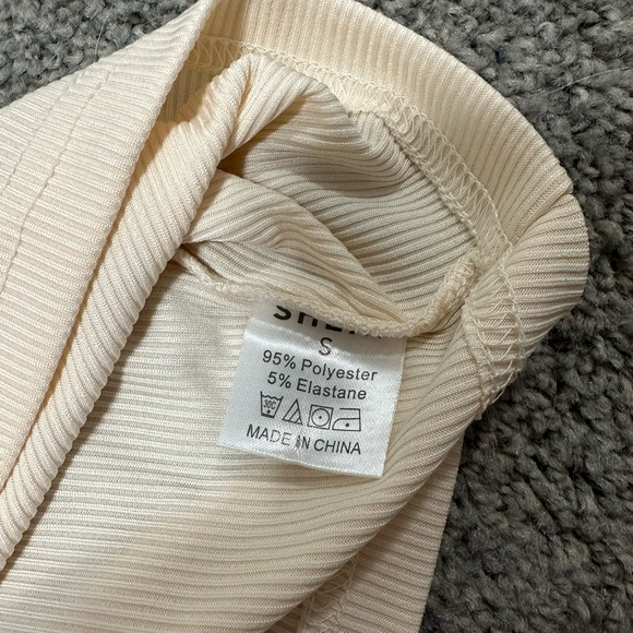 Brand new shein tank - Picture 2 of 2